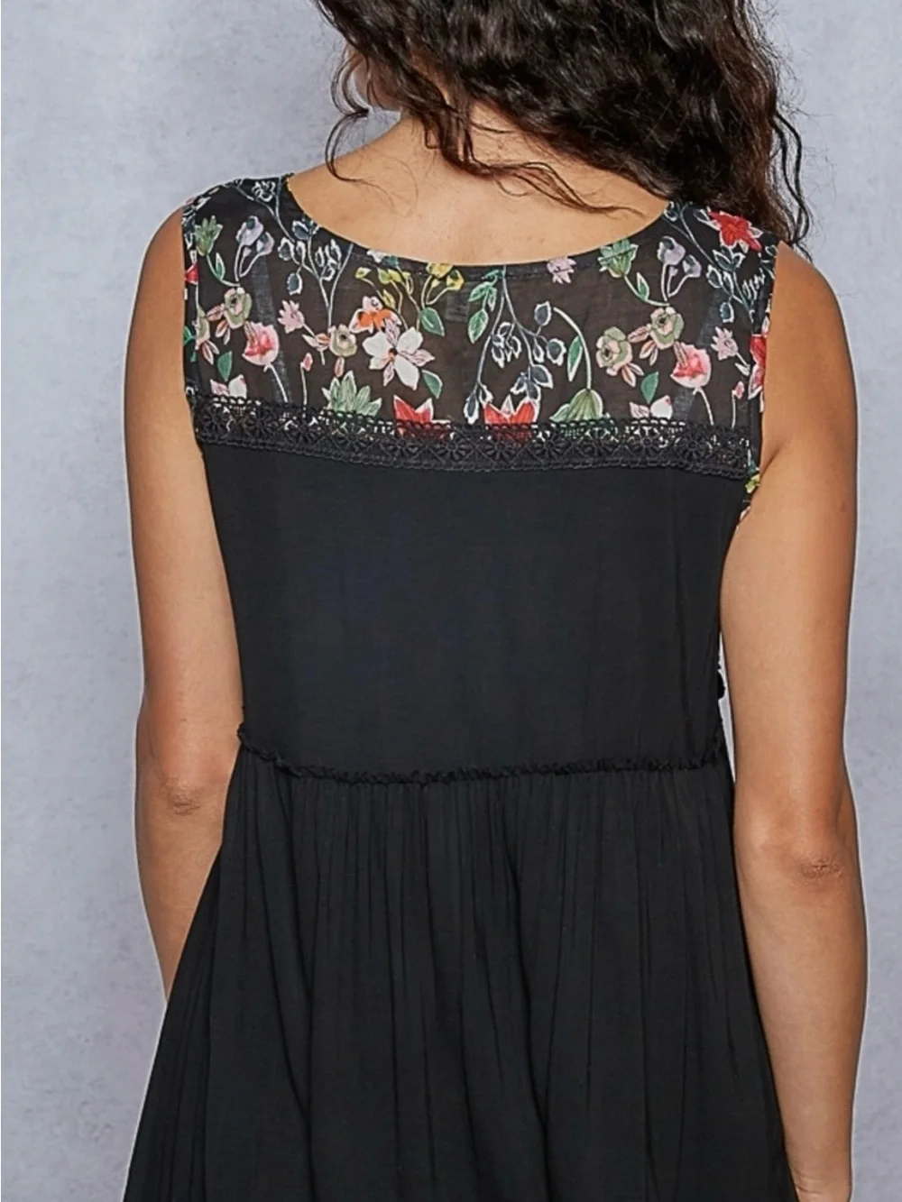 POL Fernlace Top Black Floral Lace Pleated Boho Tank Size Small NWT - Picture 2 of 6
